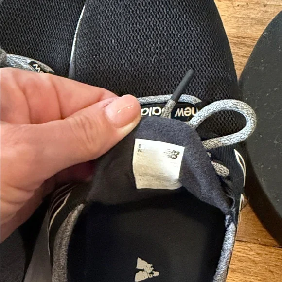 New Balance Women’s ROAV Black & Gray Fresh Foam Running Shoes - Picture 5 of 7